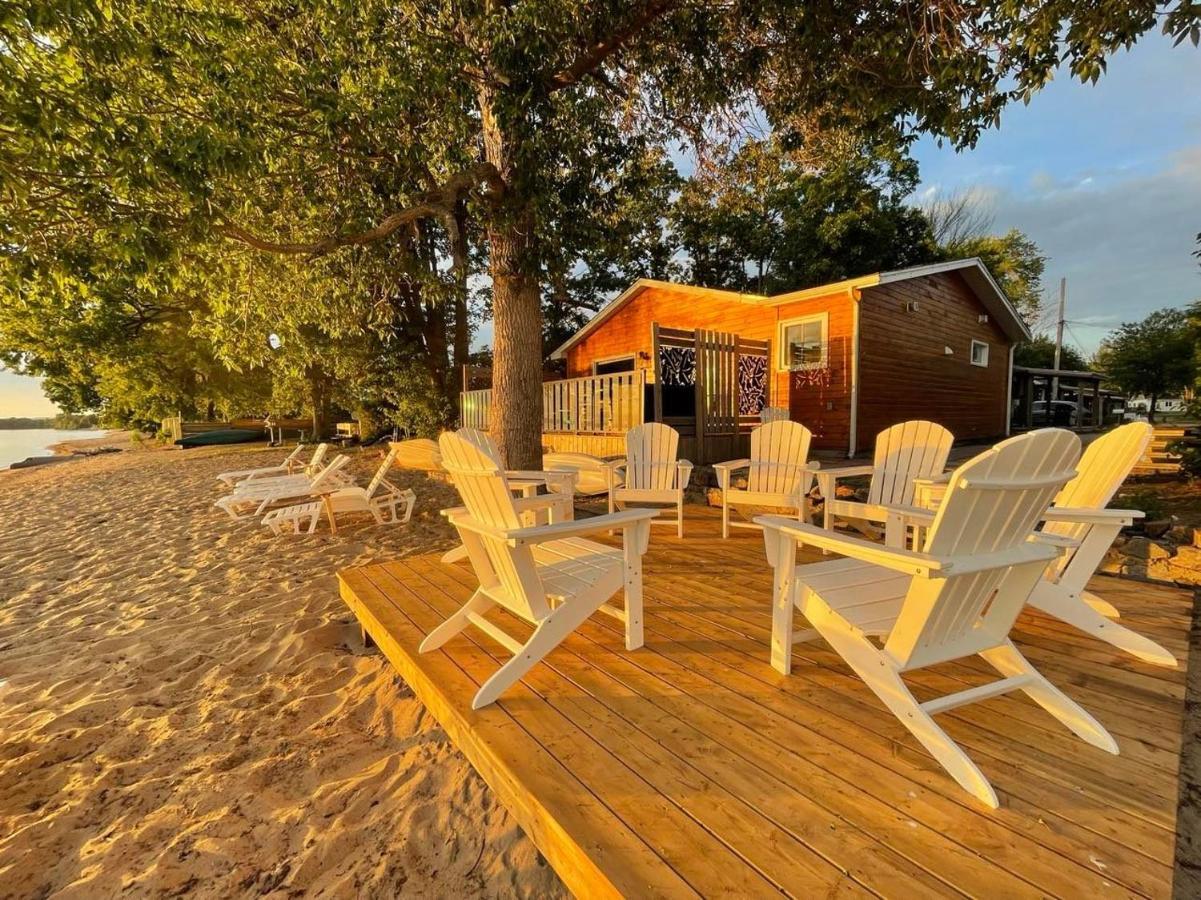 The Finch Beach Resort North Bay Esterno foto